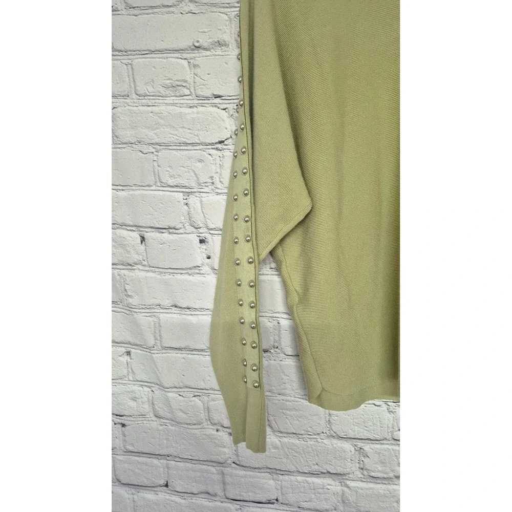 Sioni Milano Studded Shoulder‎ Sweater – Size Medium